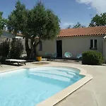 Avec Piscine 아파트
