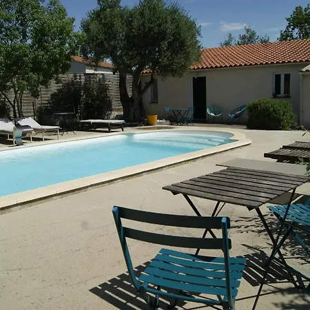 Avec Piscine